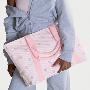 VICTORIA'S SECRET
Shine Tote Bag